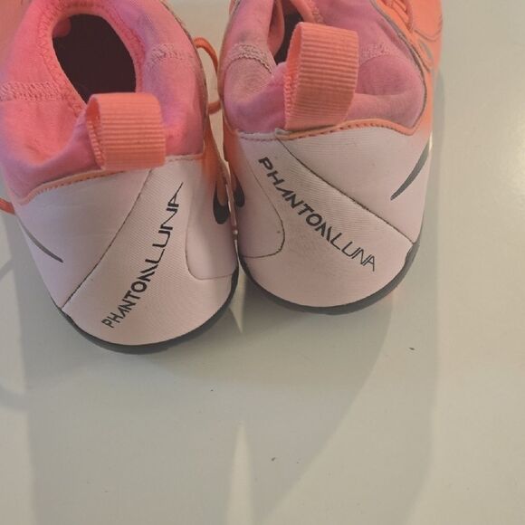 Nike Orange and Pink Sneakers Sleek Modern Design - Picture 2 of 8